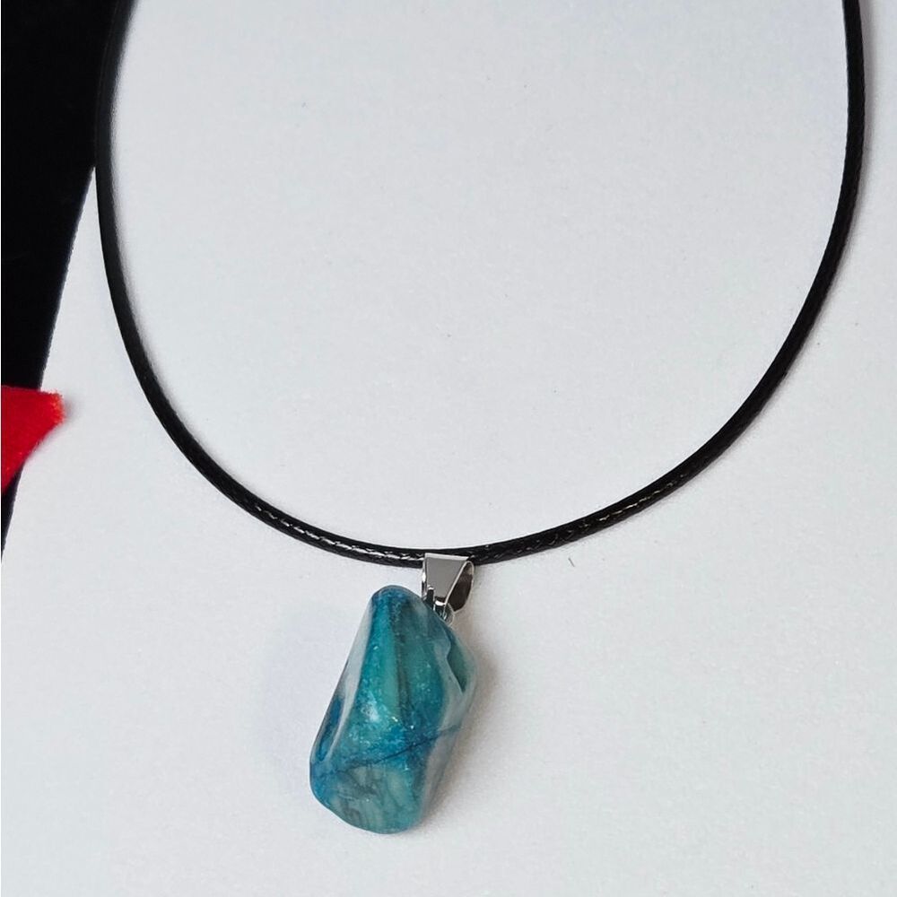 Quantum Quattro Blue Geometric Natural Stone Pendant Necklace Abstract Crystal